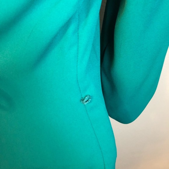 Iz Byer Green and Black V Neck Chiffon Tunic Medium - Picture 2 of 6